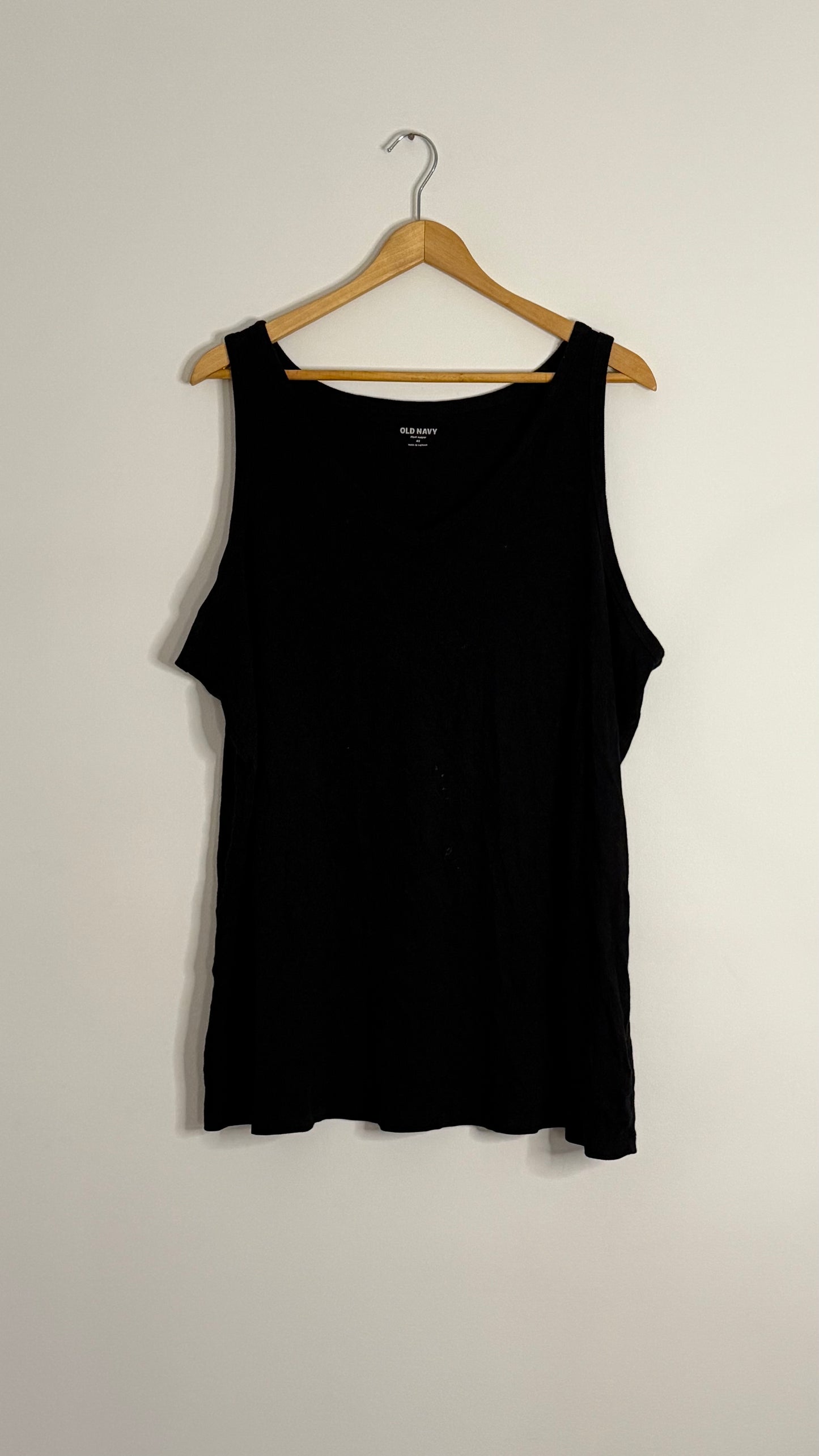 Old Navy black tank top