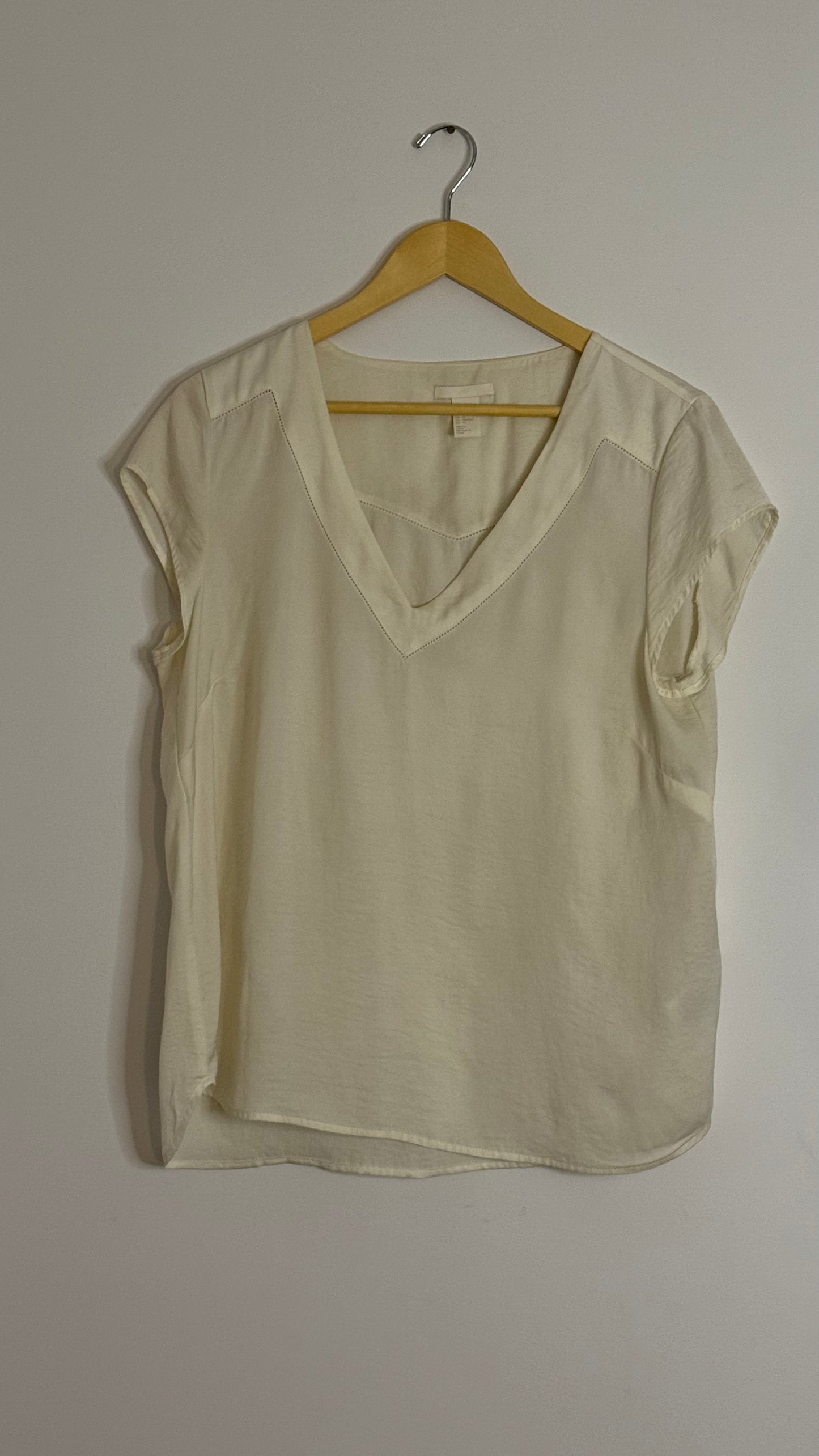 s/s vneck top ivory silk cap sleeve