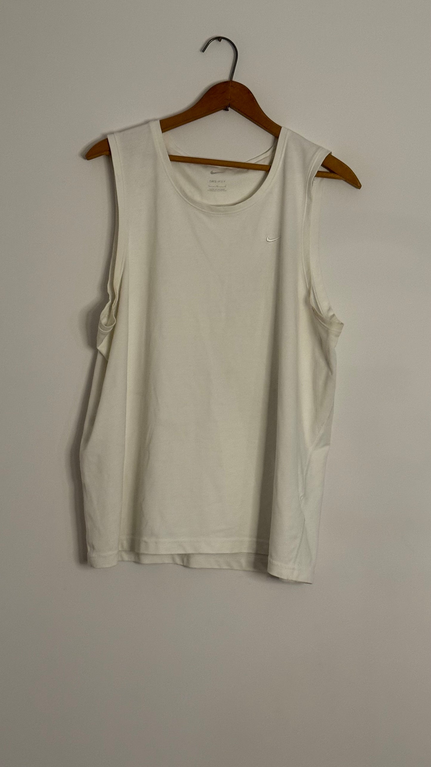 nike white tank top