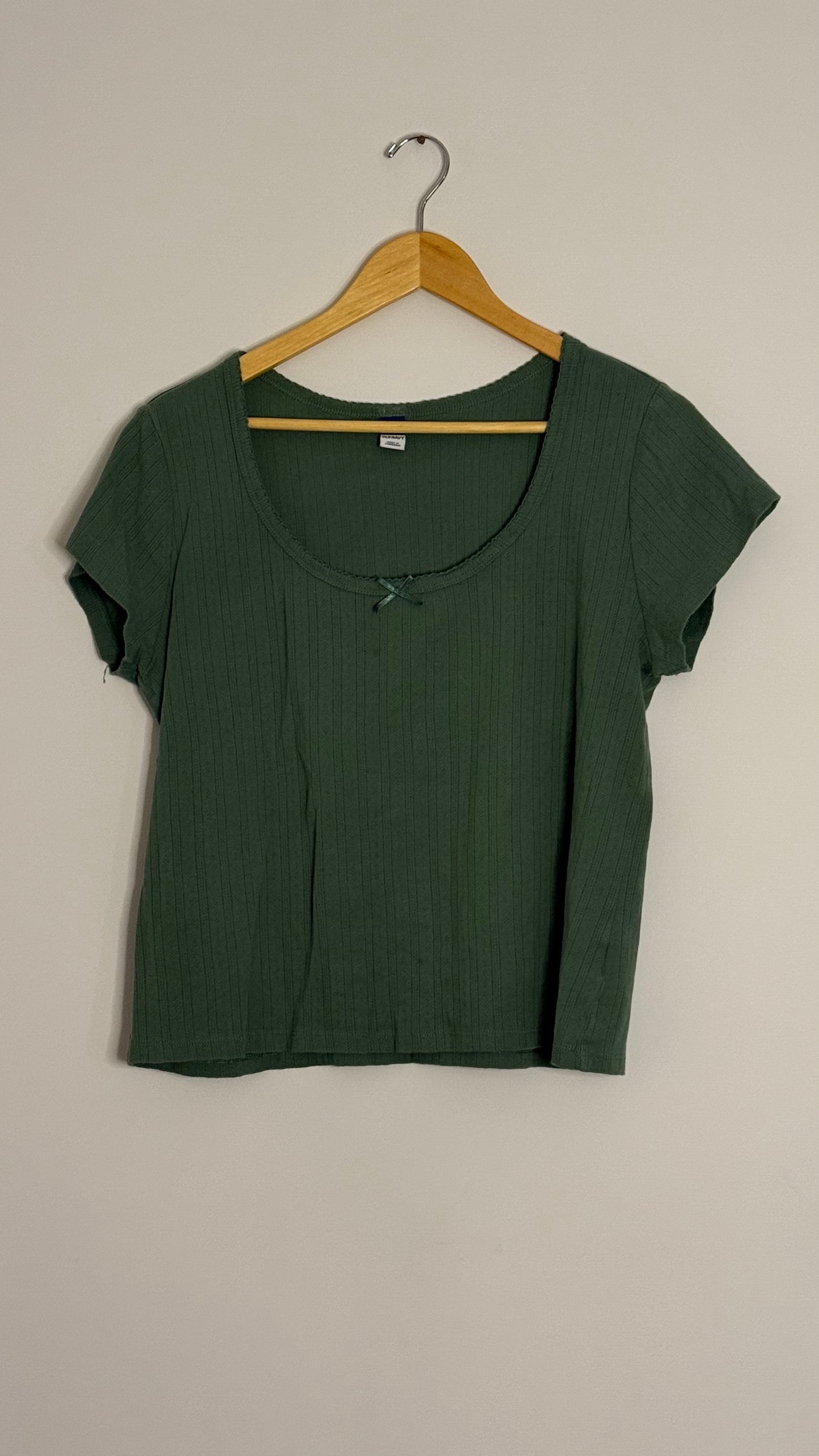 s/s green eyelet tshirt