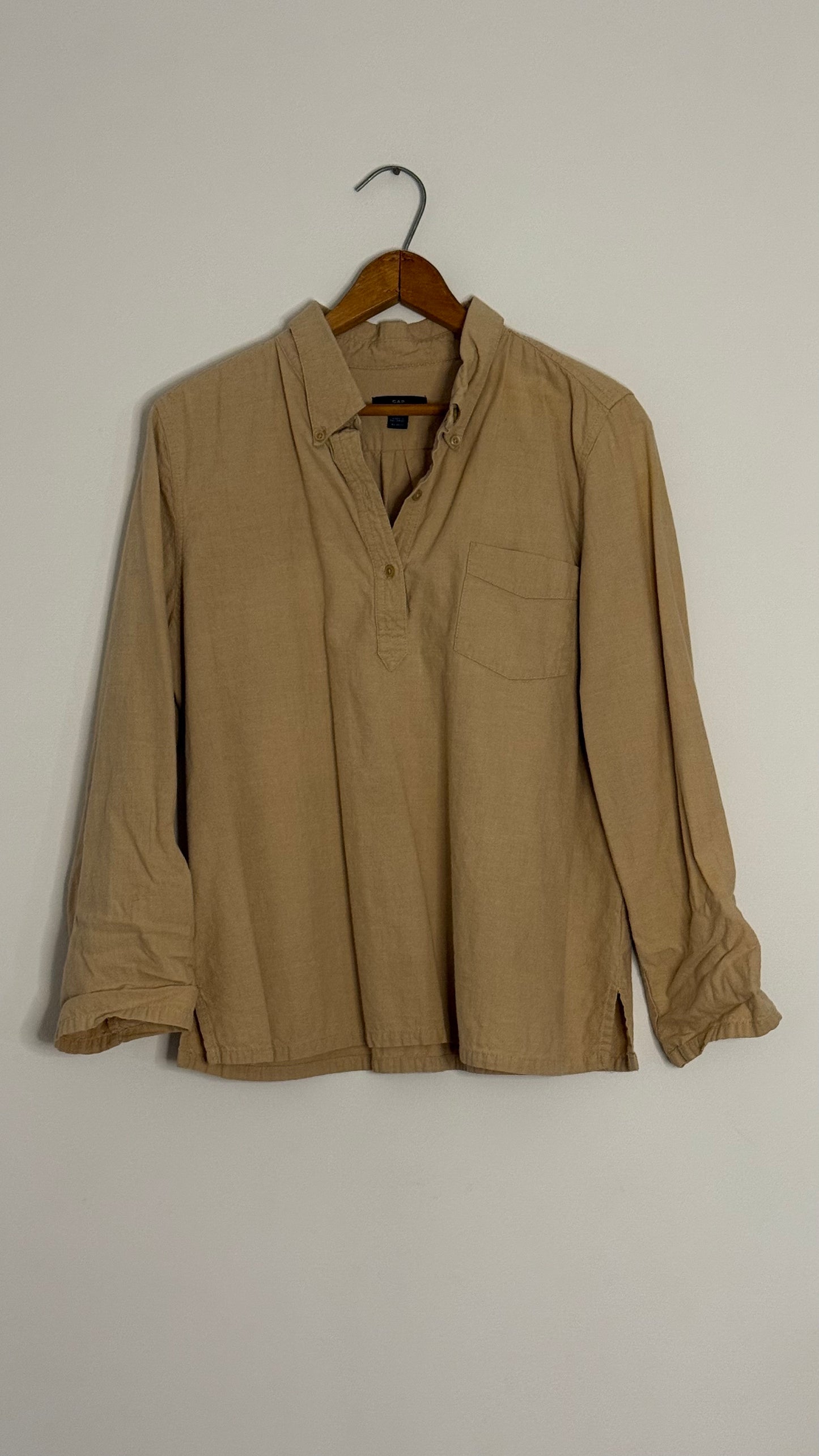 gap l/s tan collared 1/2 button pullover