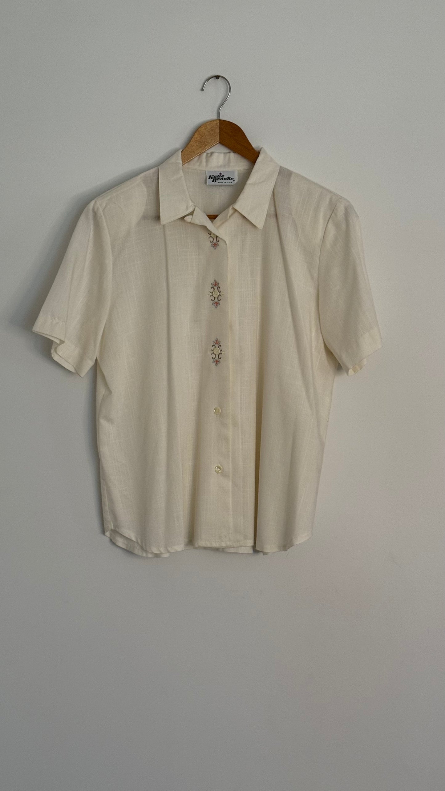 katie brooke s/s woven button up embroidery by buttons
