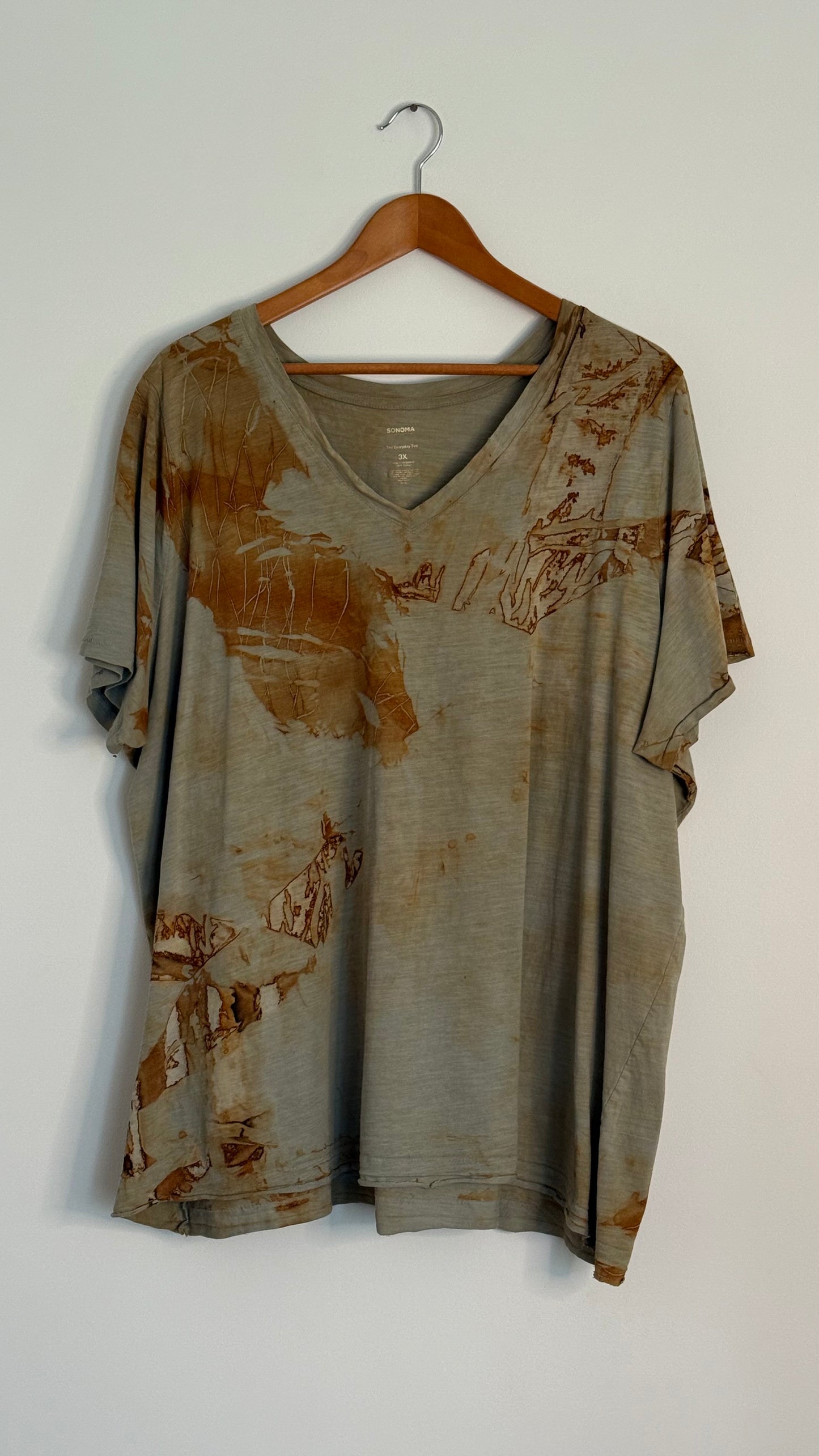 old navy sage green vneck tshirt
