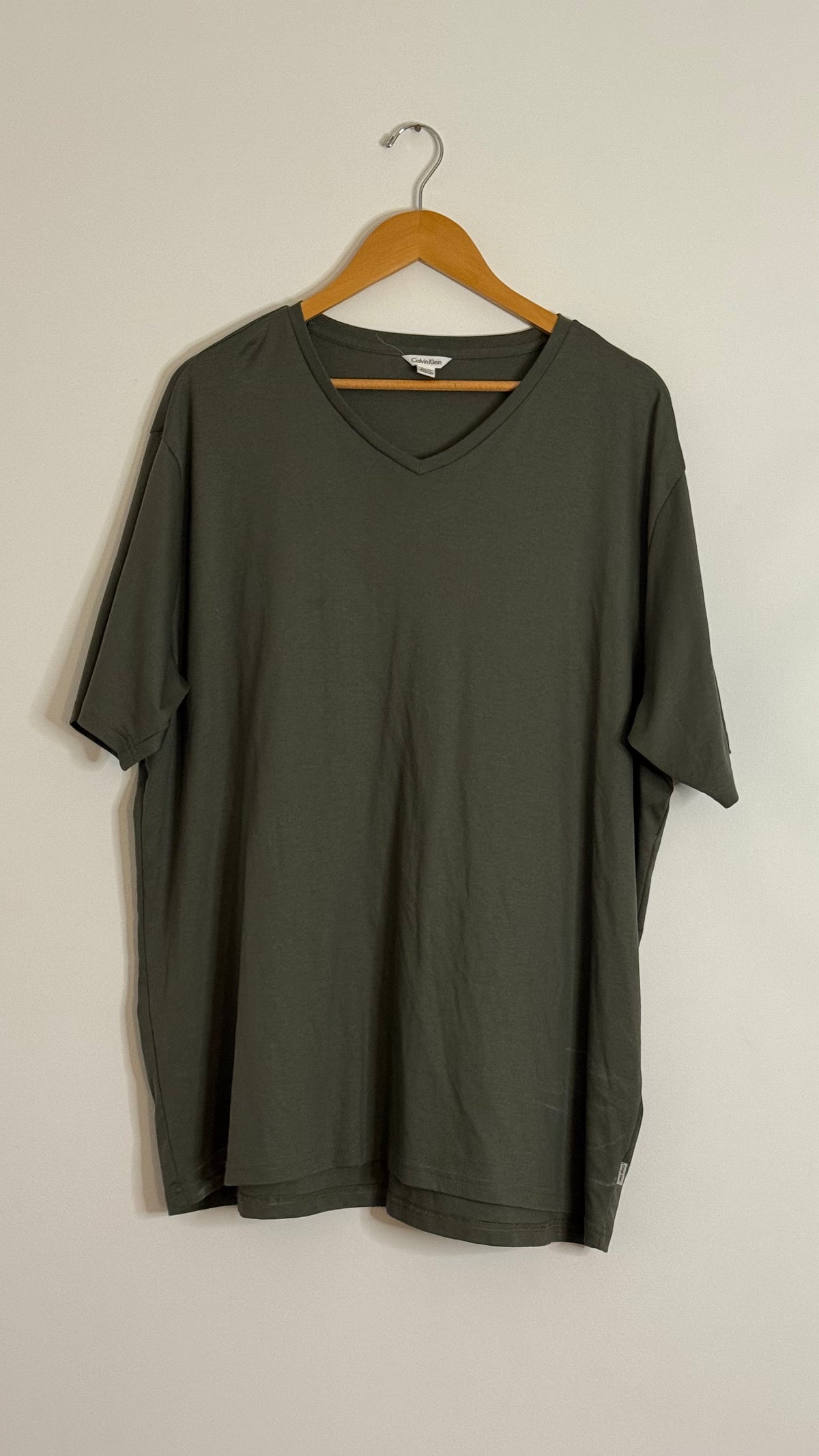 "calvin klein" s/s green vneck tshirt