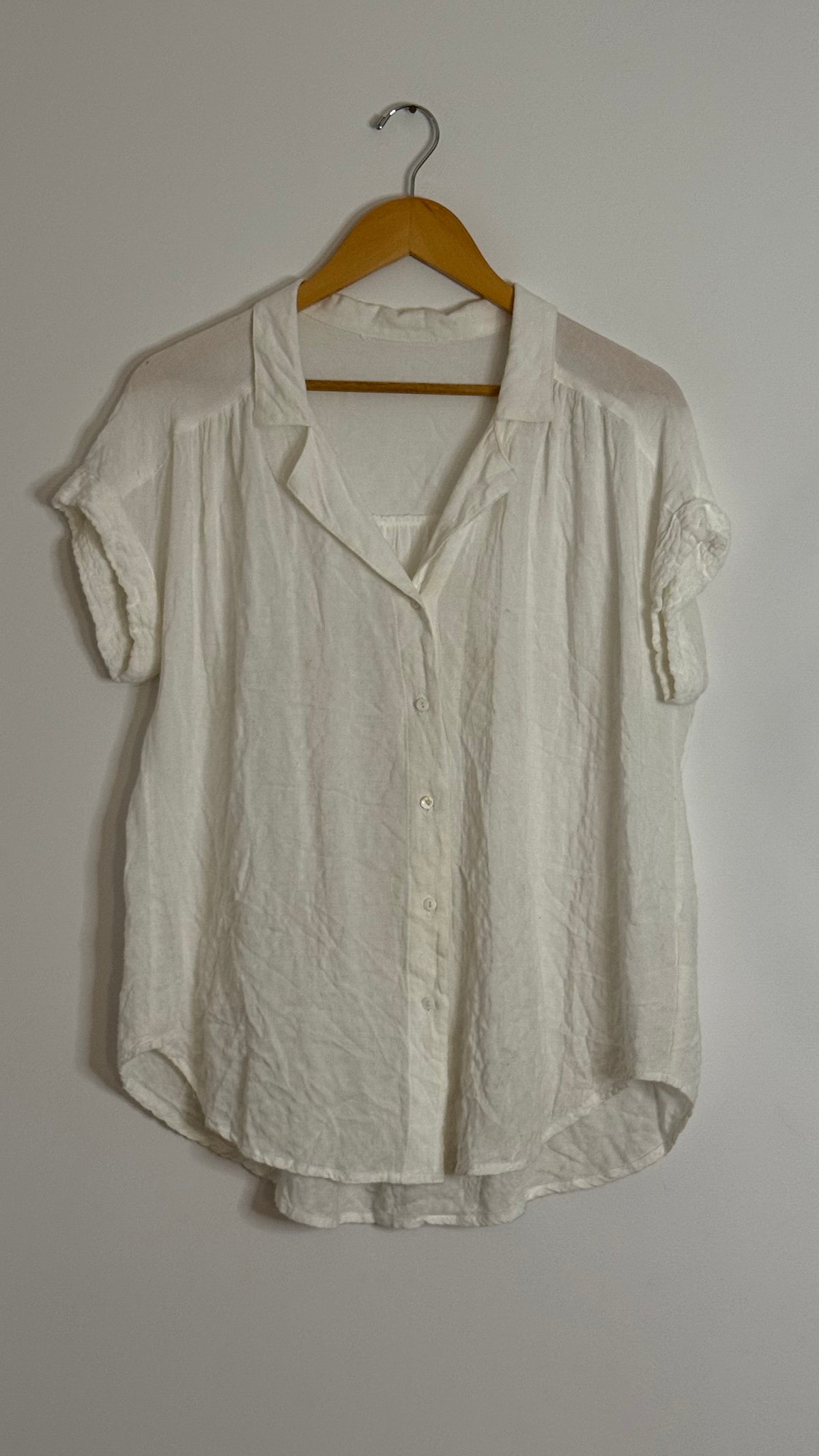s/s white gauzy button up
