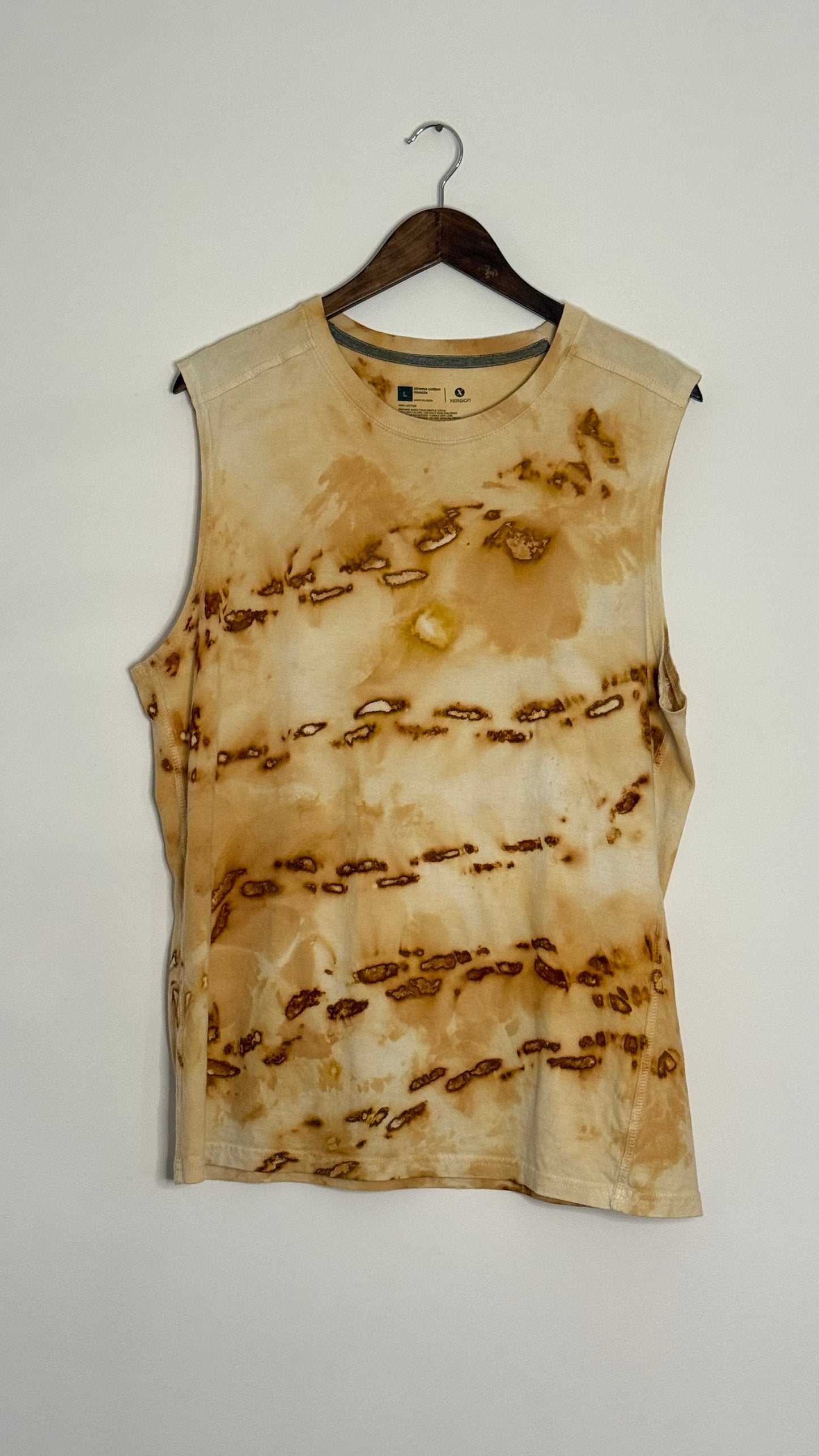 white tank top shoulder seams