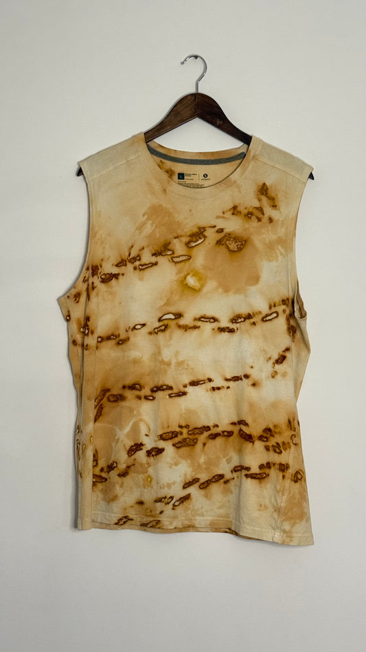white tank top shoulder seams