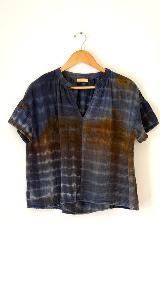 s/s cotton gauze vneck indigo tie dye top