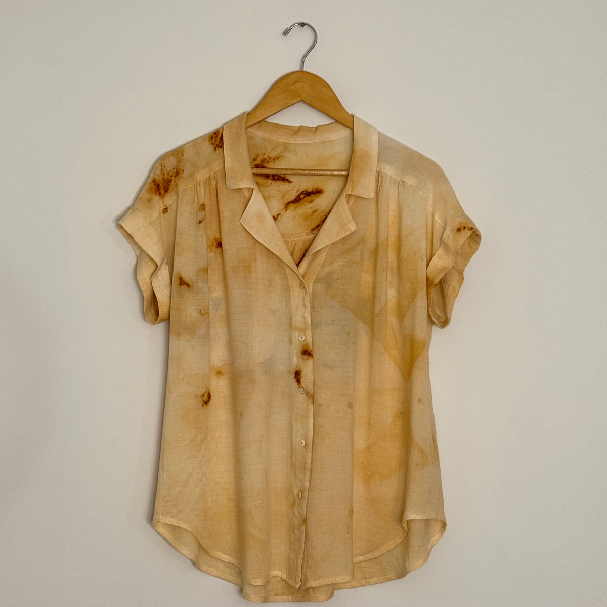 s/s white gauzy button up